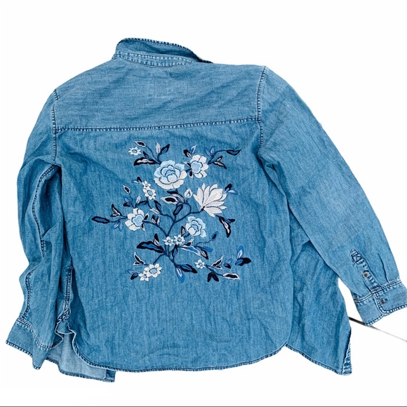 AEO Embroidered Floral Oversized Shirt Jean Top - Picture 4 of 16